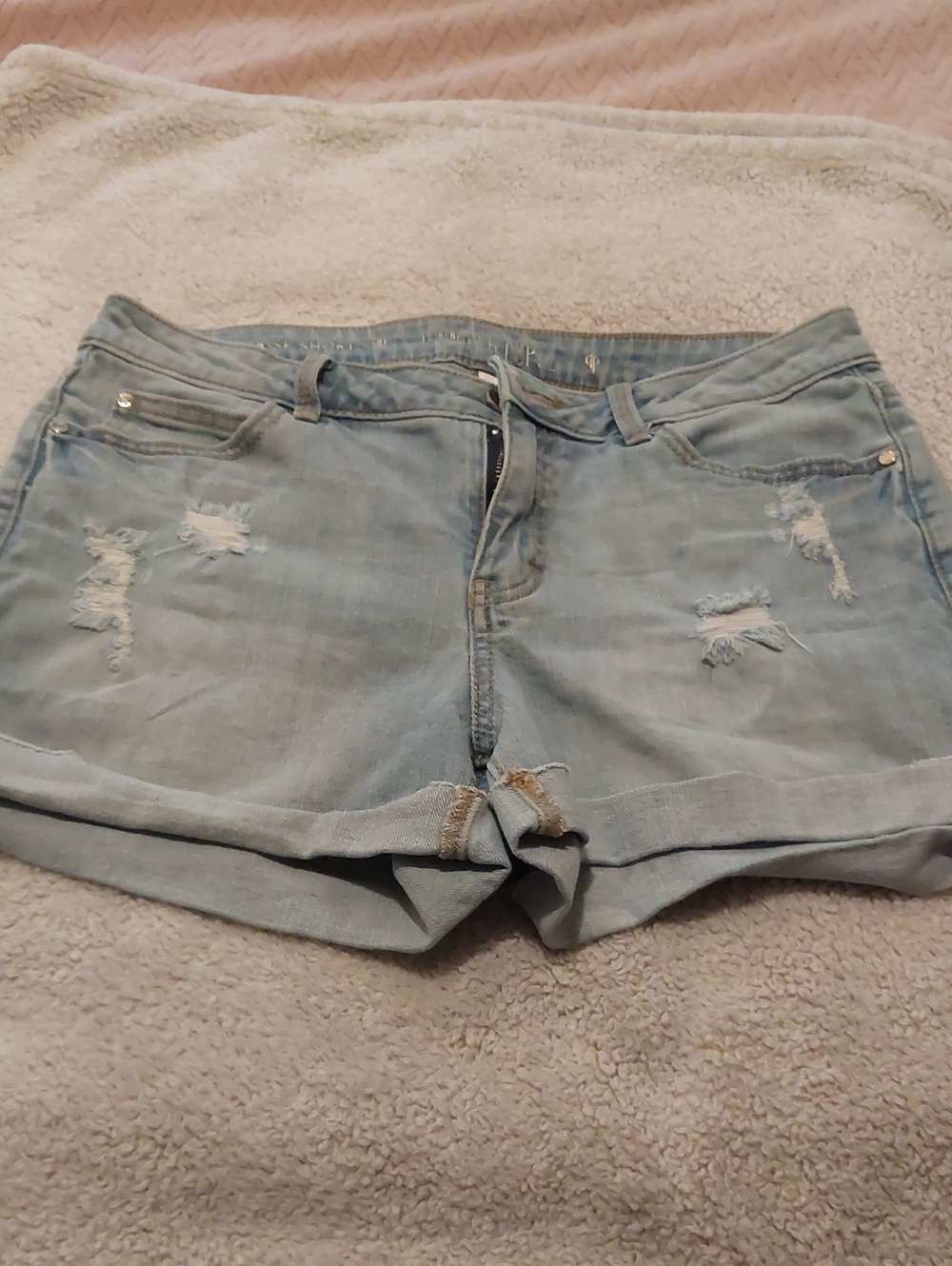 Jennifer Lopez Women's Light Blue Distressed Denim Shorts